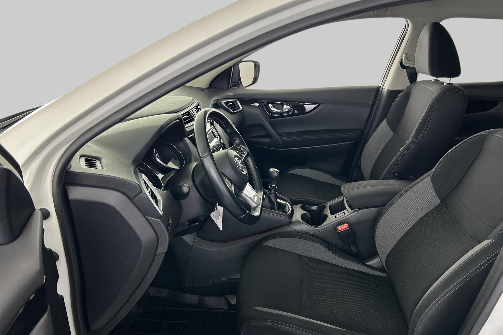 Nissan Qashqai iso kuva 8