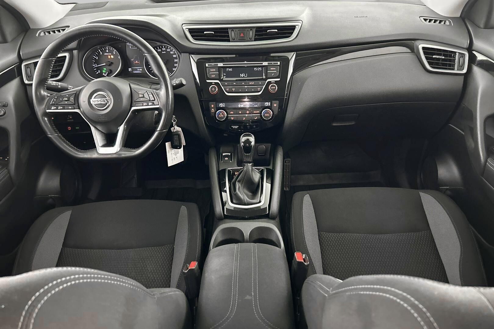 Nissan Qashqai iso kuva 10