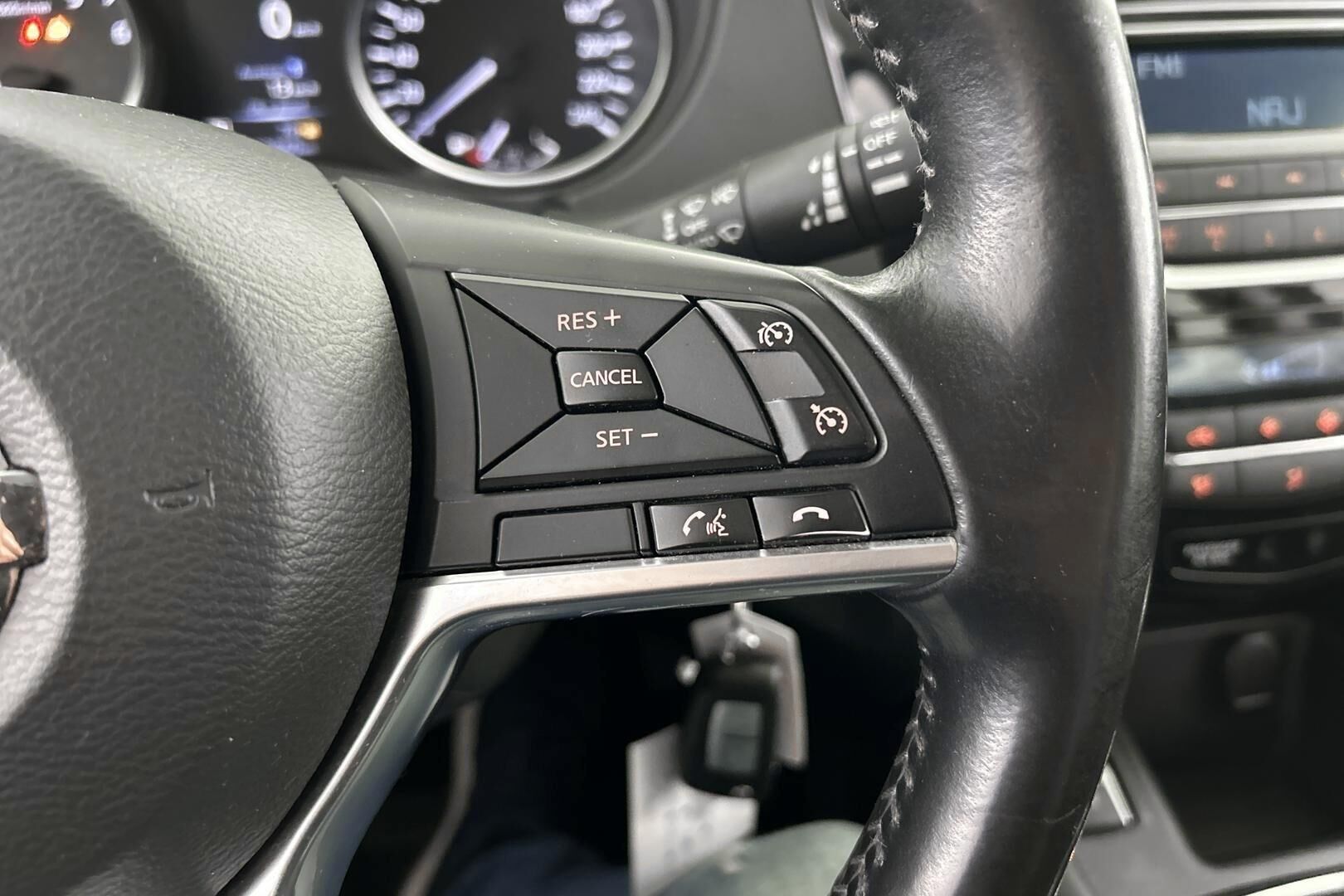 Nissan Qashqai iso kuva 14