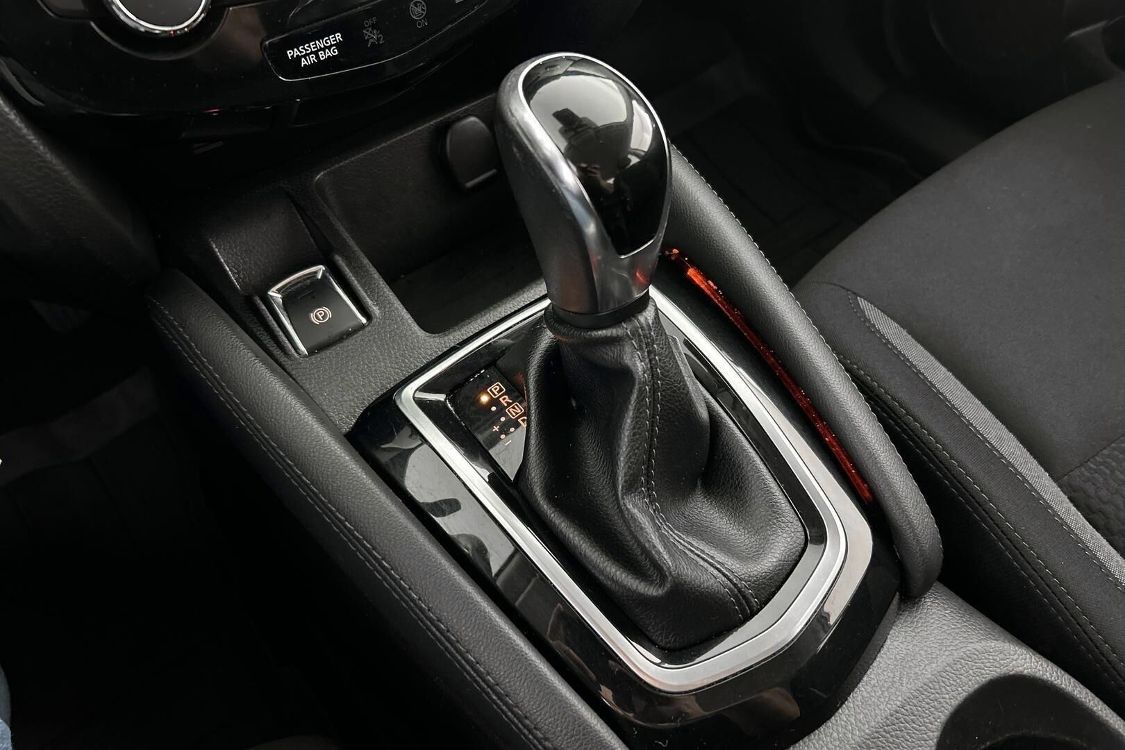 Nissan Qashqai iso kuva 22