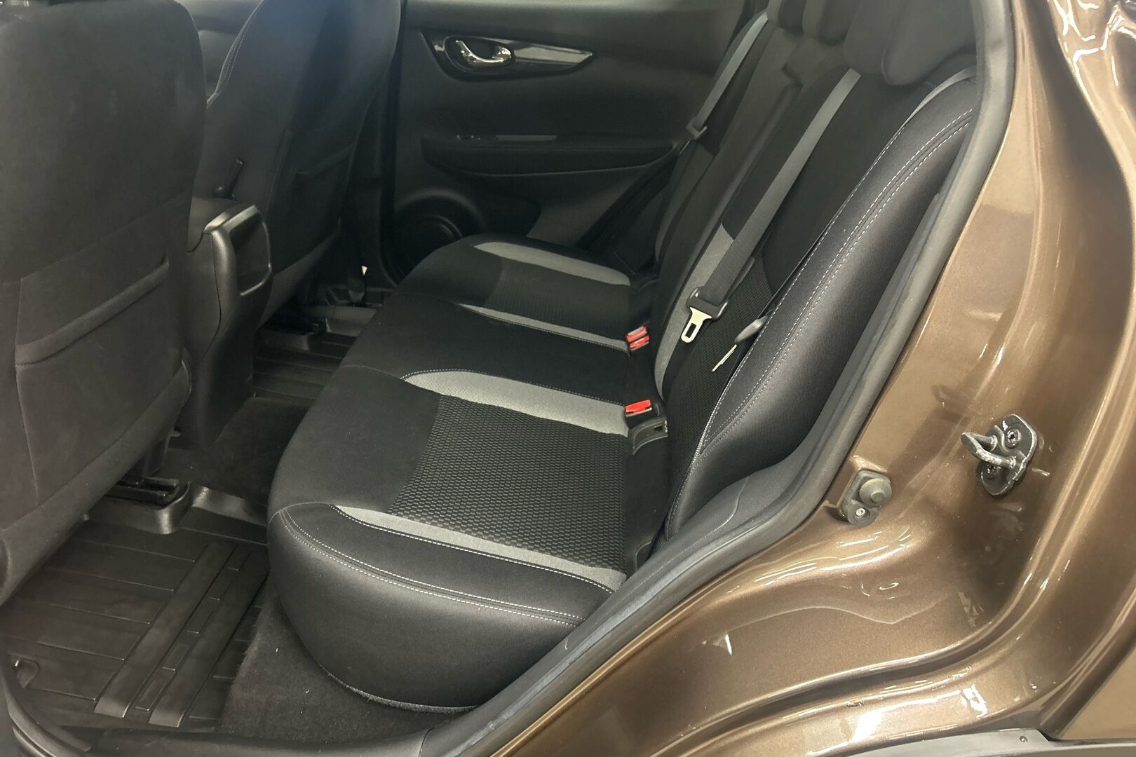Nissan Qashqai iso kuva 8