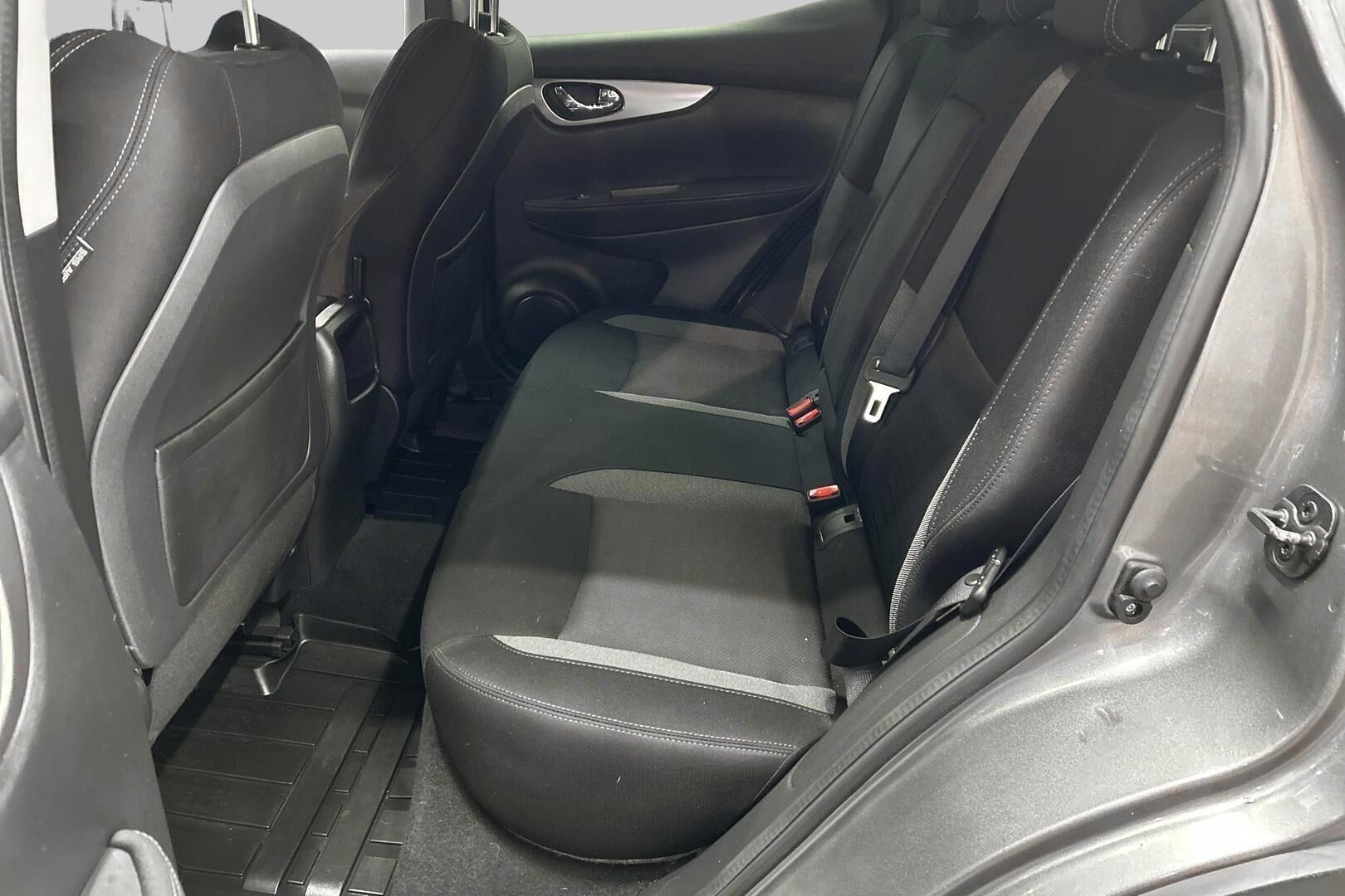 Nissan Qashqai iso kuva 7