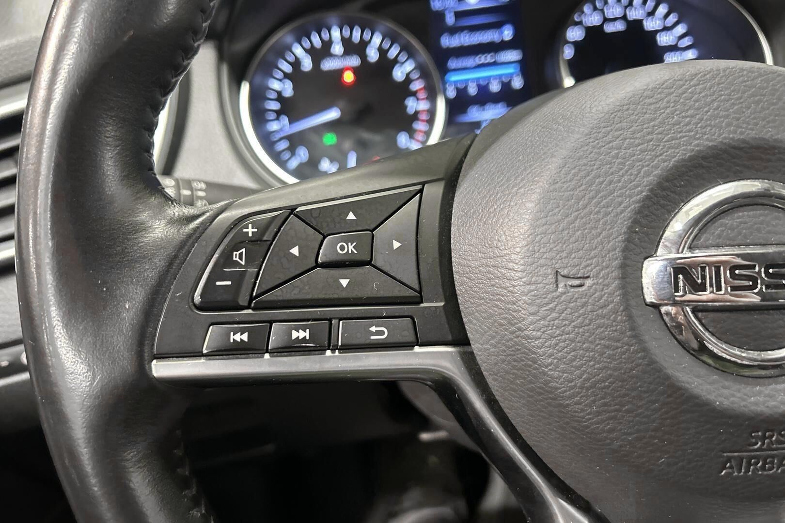 Nissan Qashqai iso kuva 14