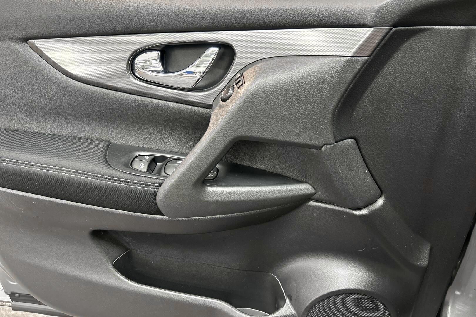 Nissan Qashqai iso kuva 16