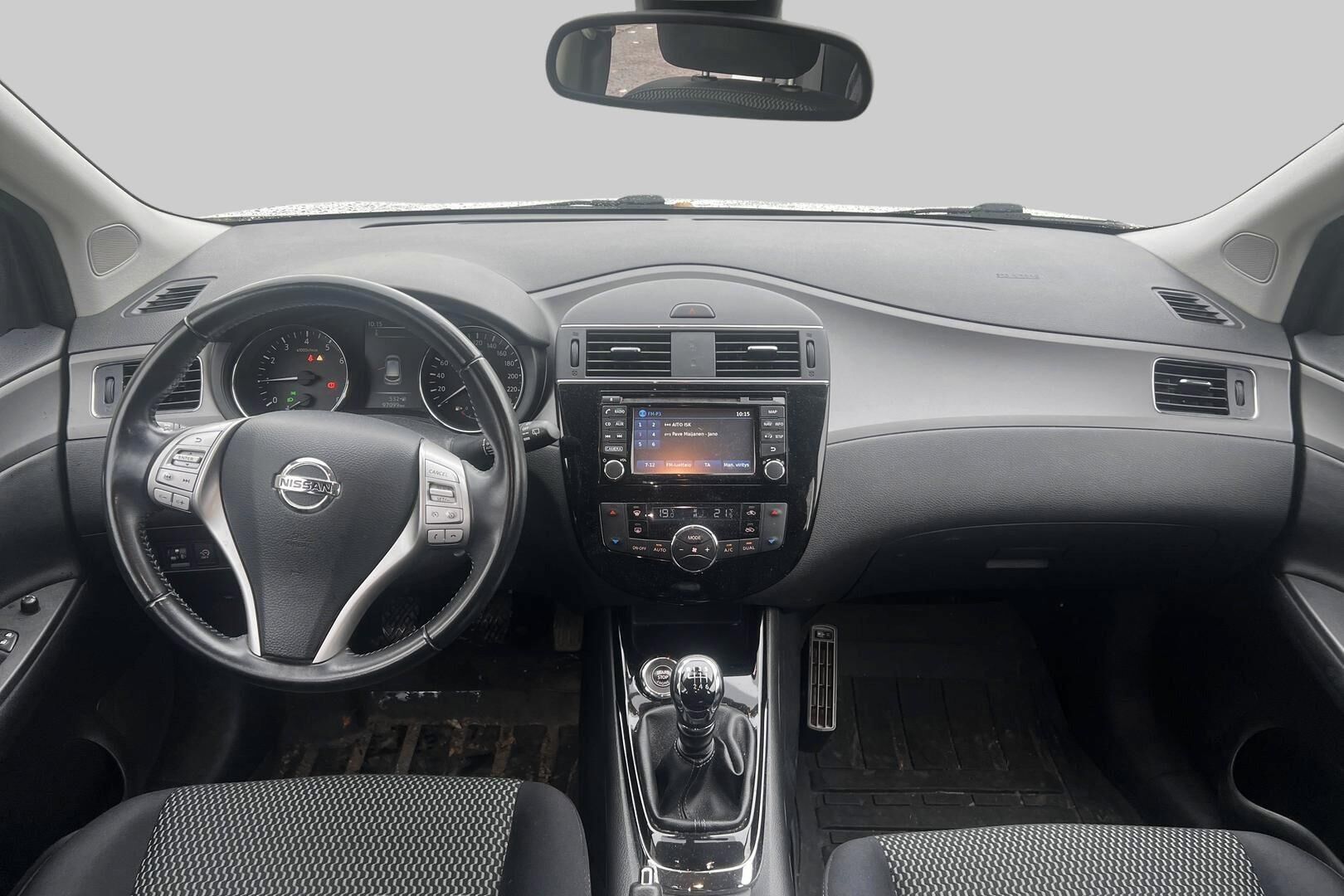 Nissan Pulsar iso kuva 4