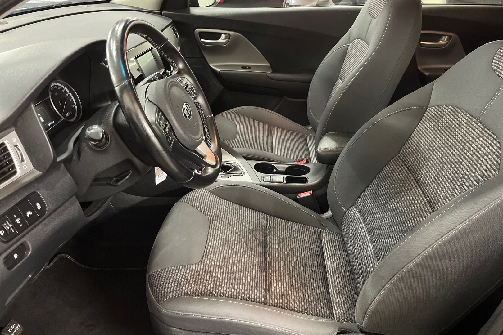 Kia Niro iso kuva 7
