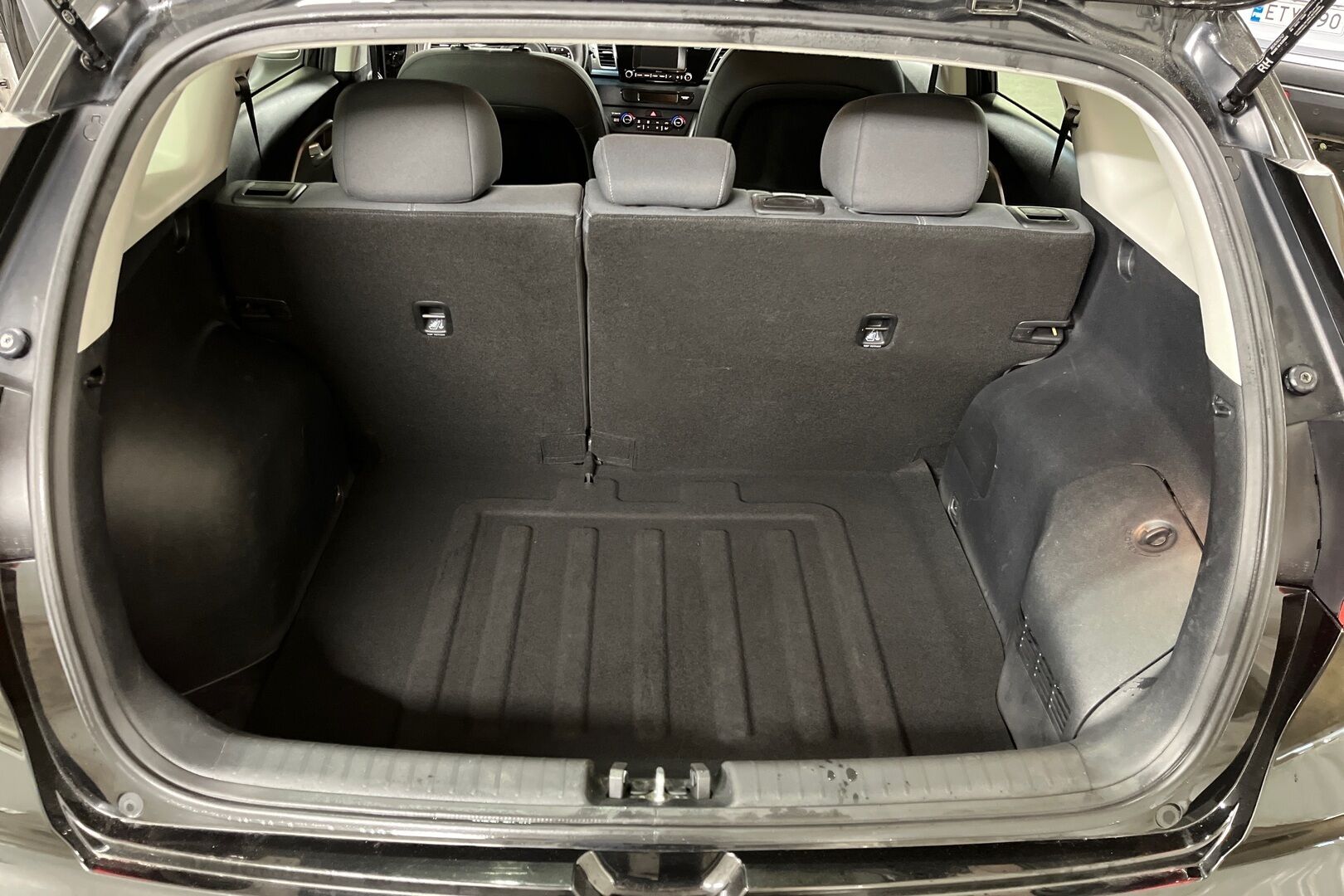 Kia Niro iso kuva 9