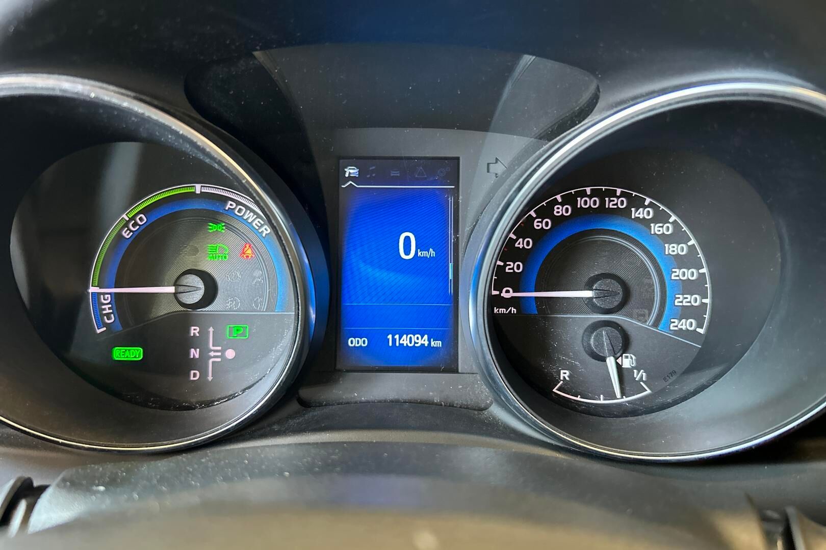 Toyota Auris iso kuva 14