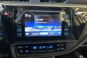 Toyota Auris esikatselu 15