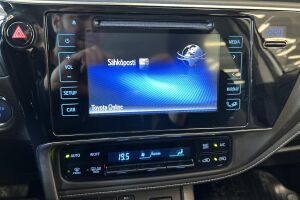 Toyota Auris esikatselu 17