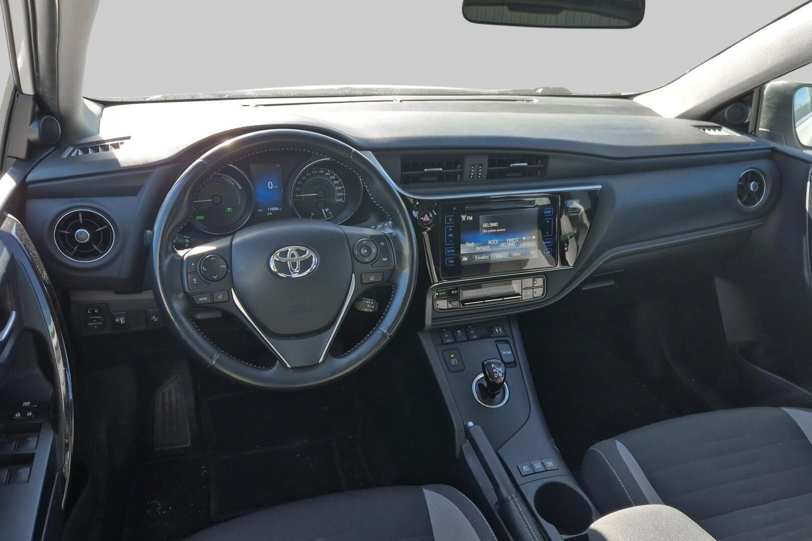 Toyota Auris iso kuva 2
