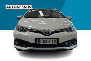 Toyota Auris esikatselu 2