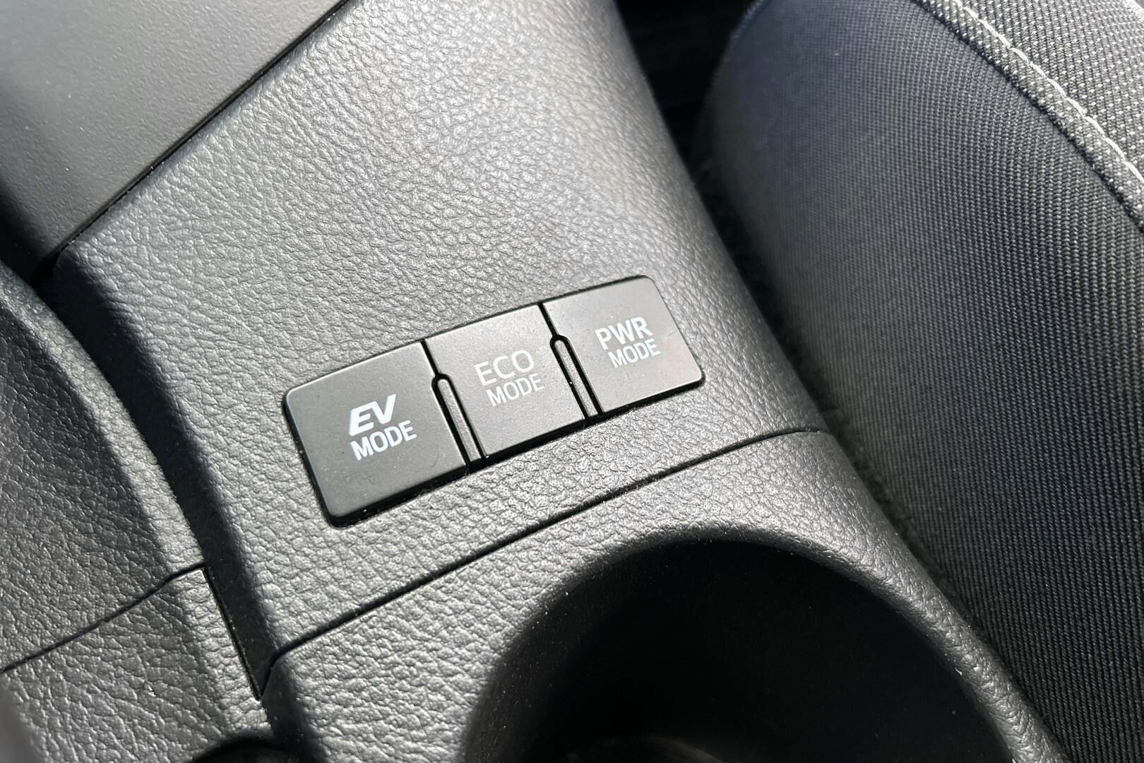 Toyota Auris iso kuva 21