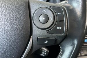 Toyota Auris esikatselu 24