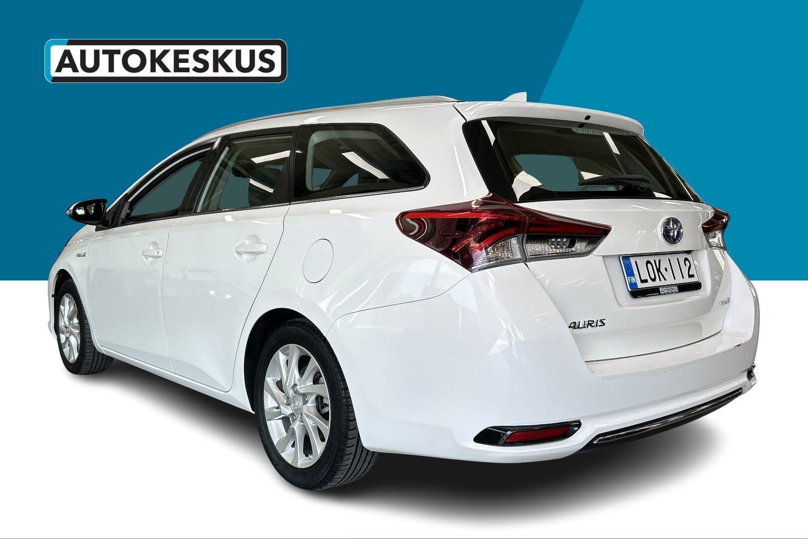 Toyota Auris iso kuva 7