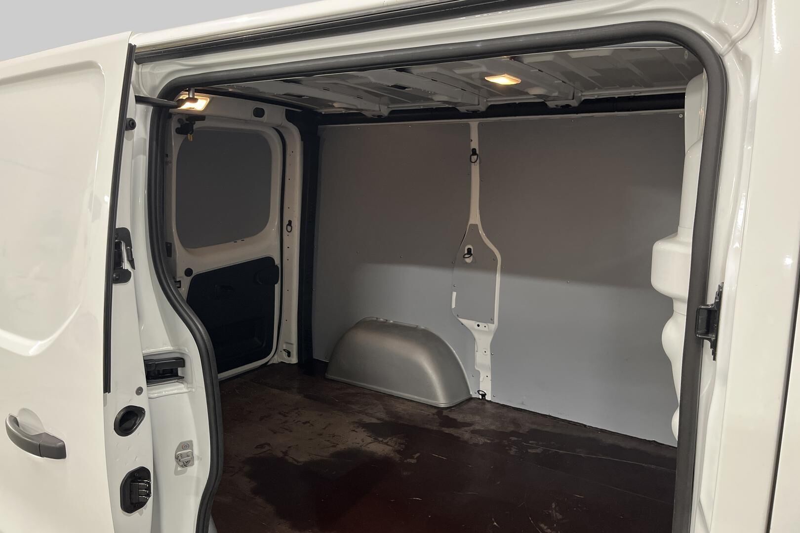 Opel Vivaro iso kuva 10