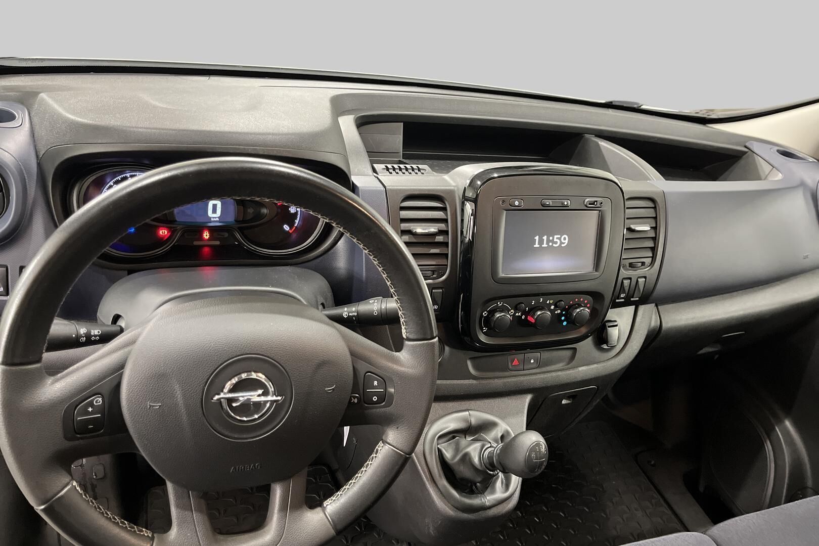 Opel Vivaro iso kuva 11