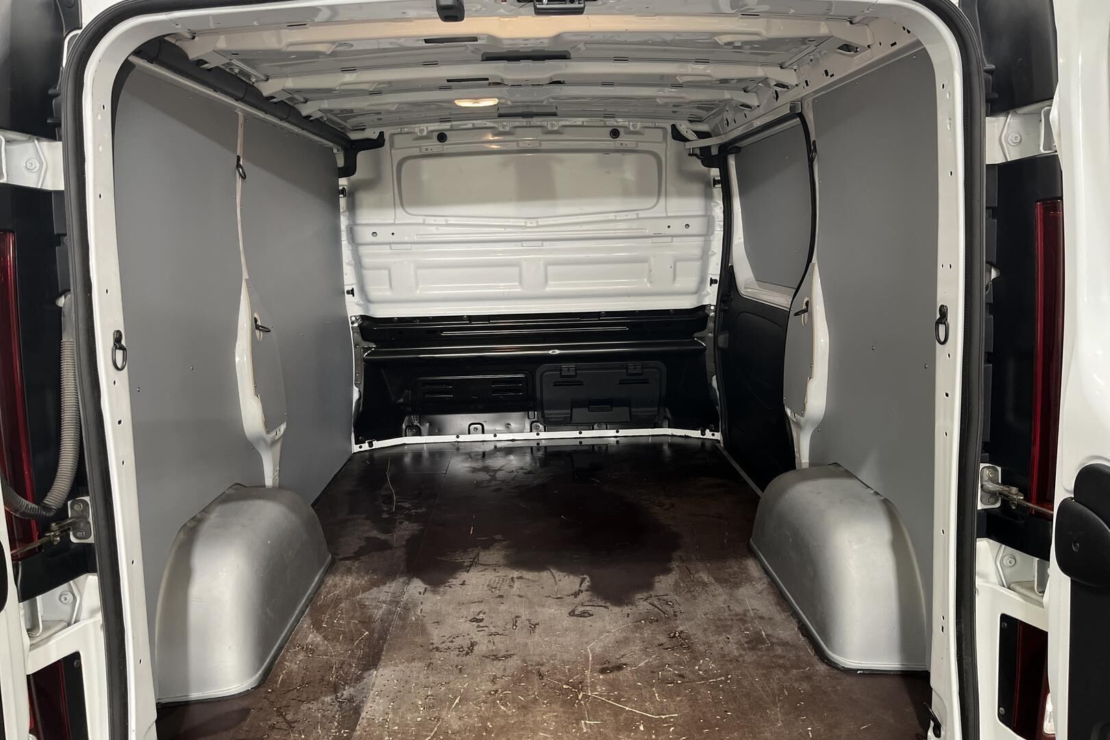 Opel Vivaro iso kuva 12