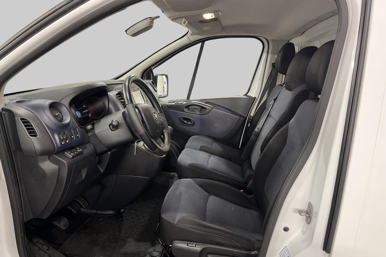 Opel Vivaro iso kuva 9