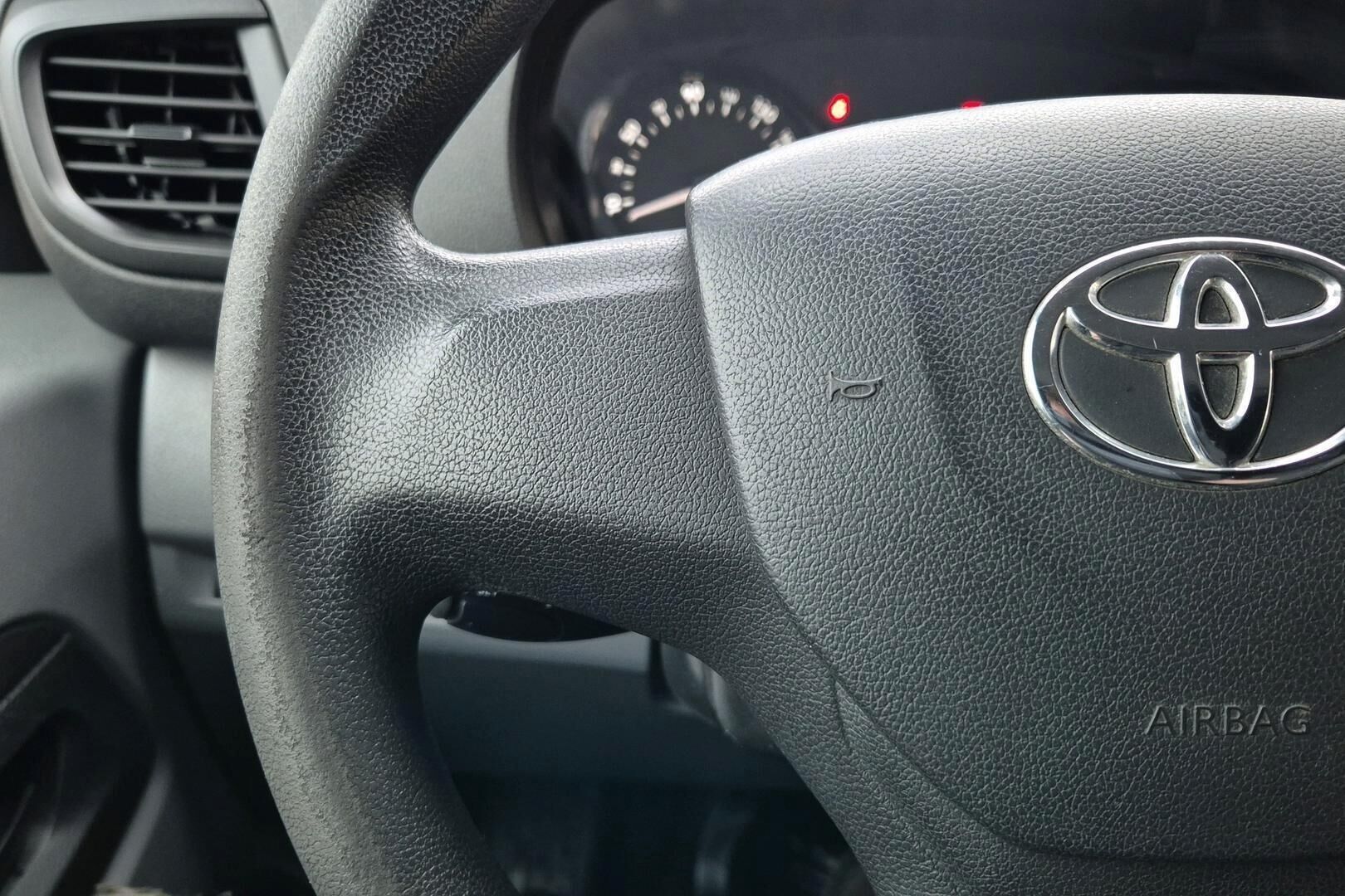 Toyota Proace iso kuva 8