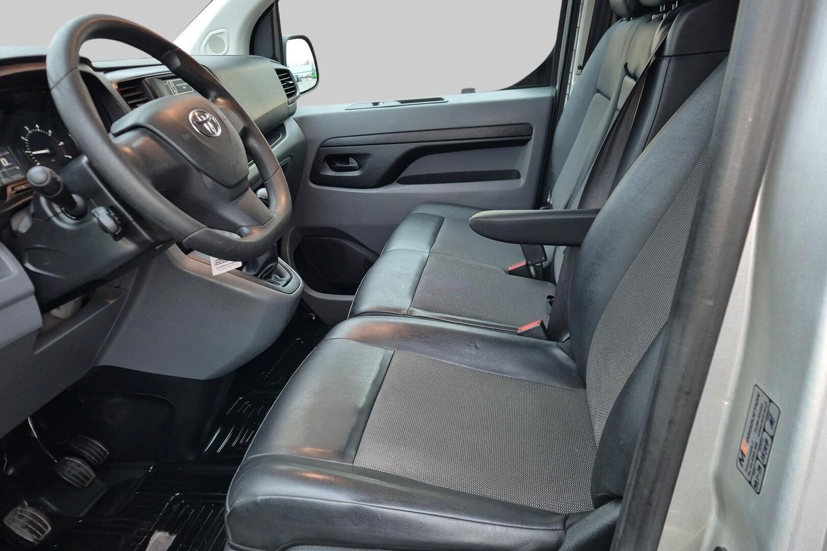 Toyota Proace iso kuva 14