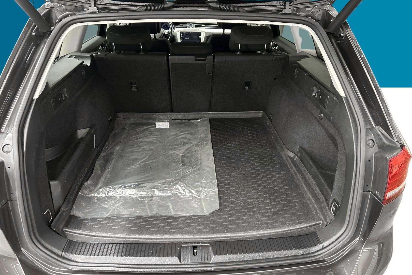 Volkswagen Passat iso kuva 11