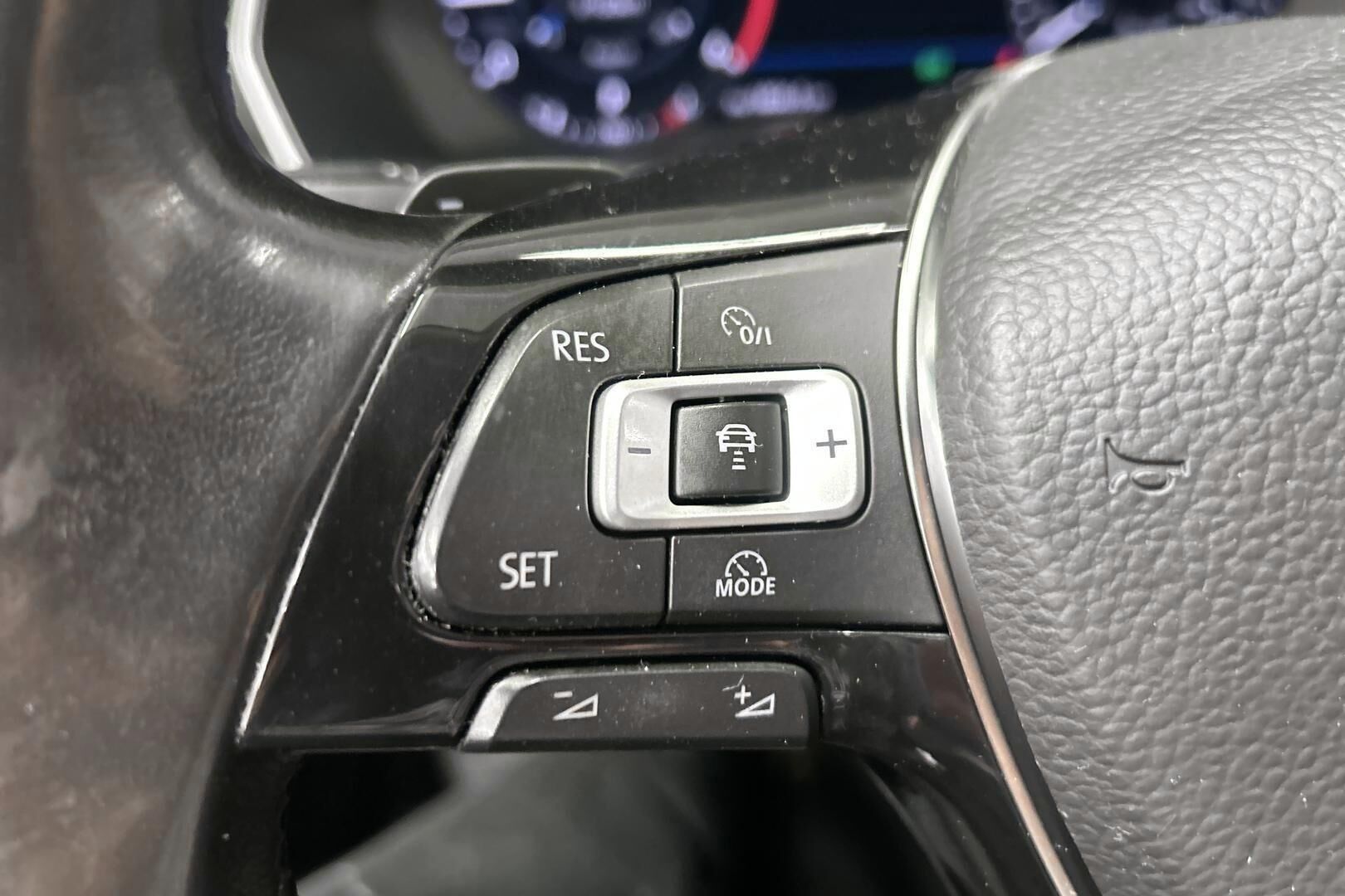 Volkswagen Passat iso kuva 18