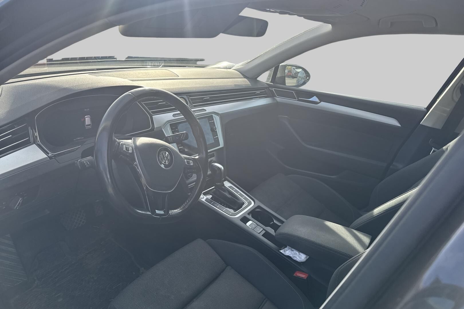 Volkswagen Passat iso kuva 2