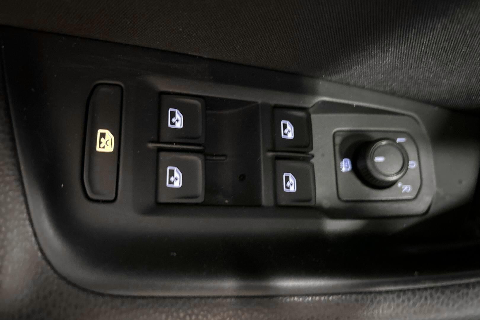 Volkswagen Passat iso kuva 19