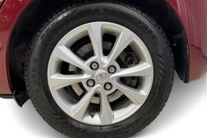 Toyota Yaris esikatselu 12