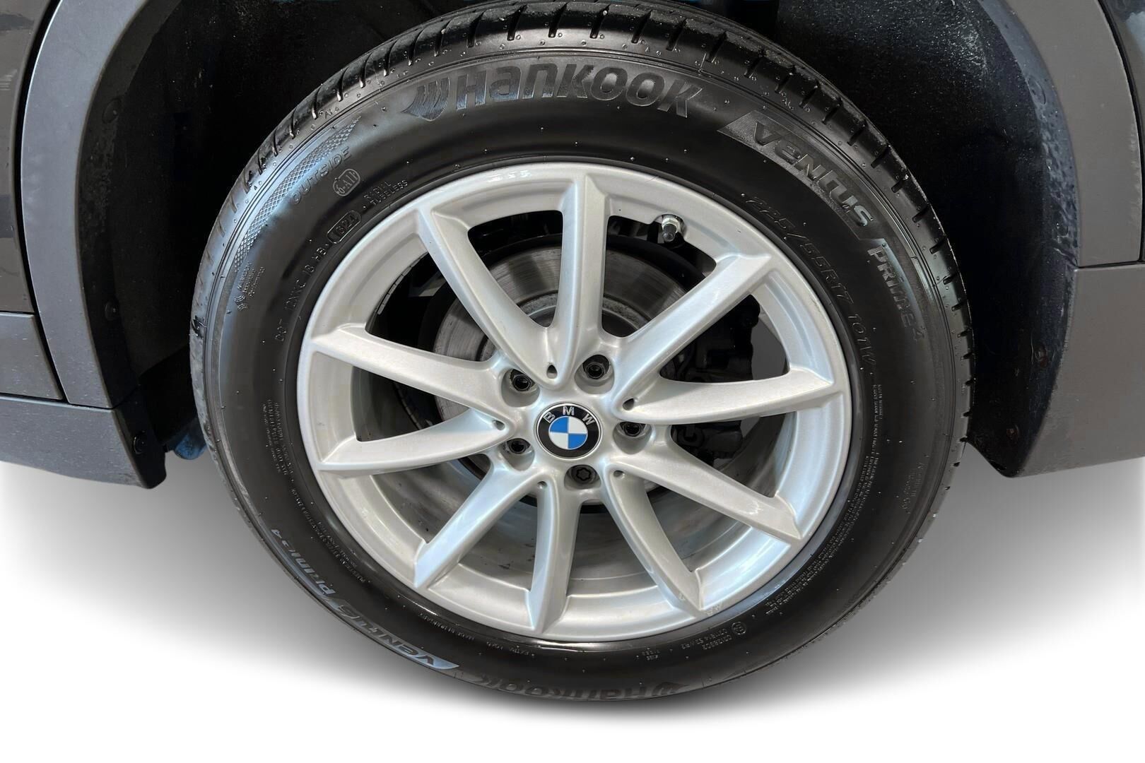 BMW X1 iso kuva 13