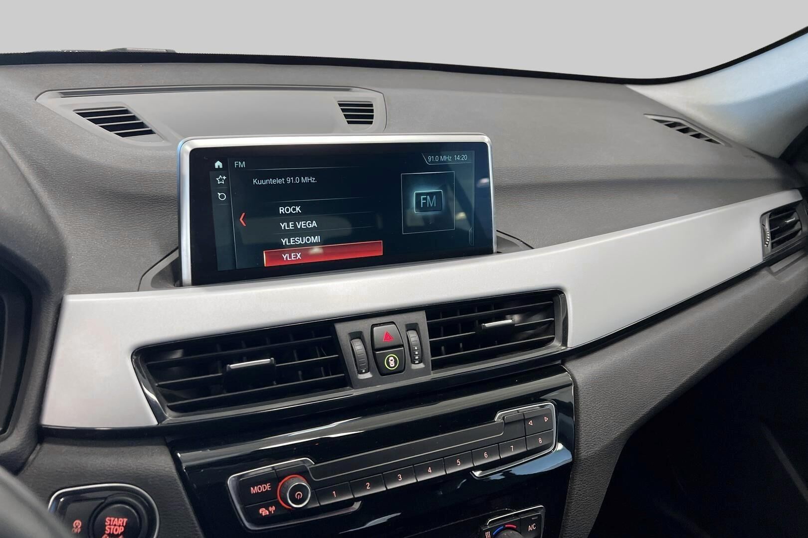 BMW X1 iso kuva 15