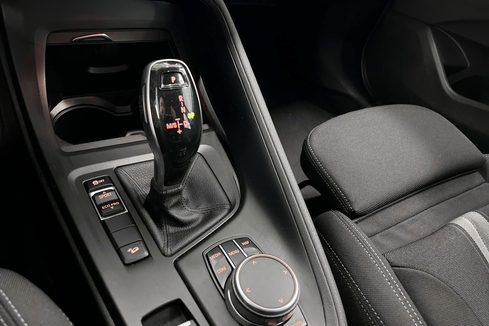 BMW X1 iso kuva 16
