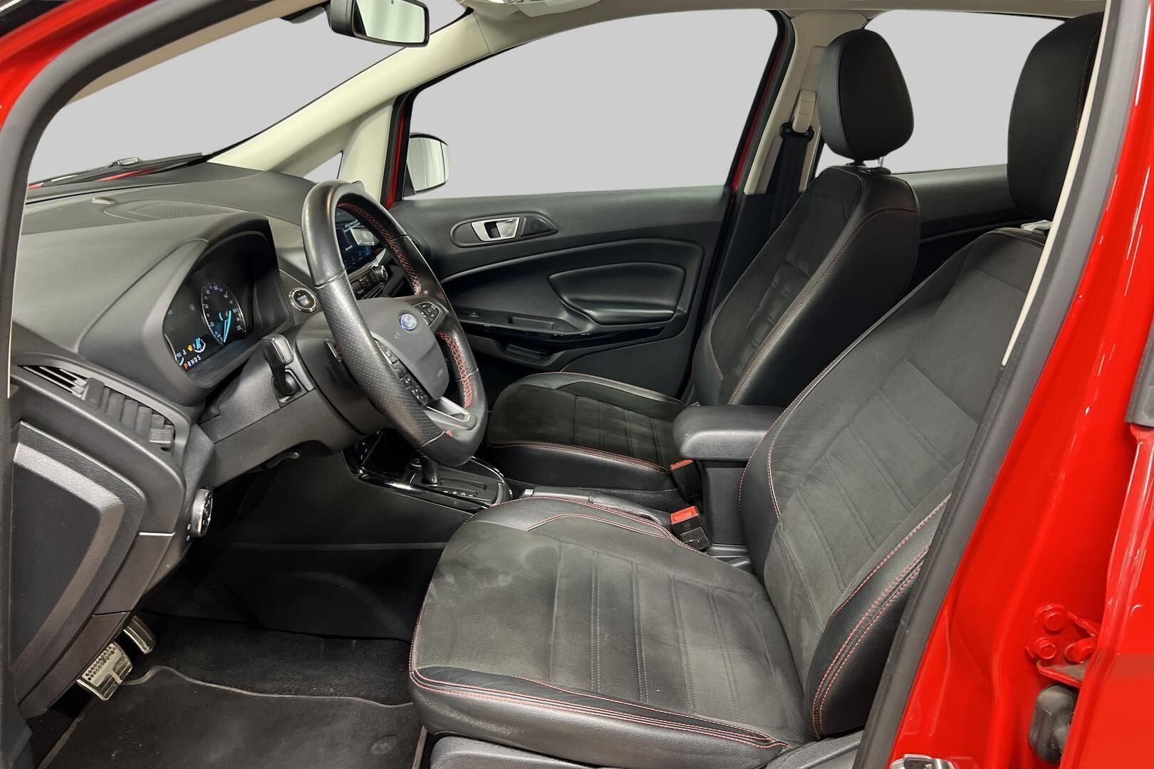 Ford Ecosport iso kuva 7