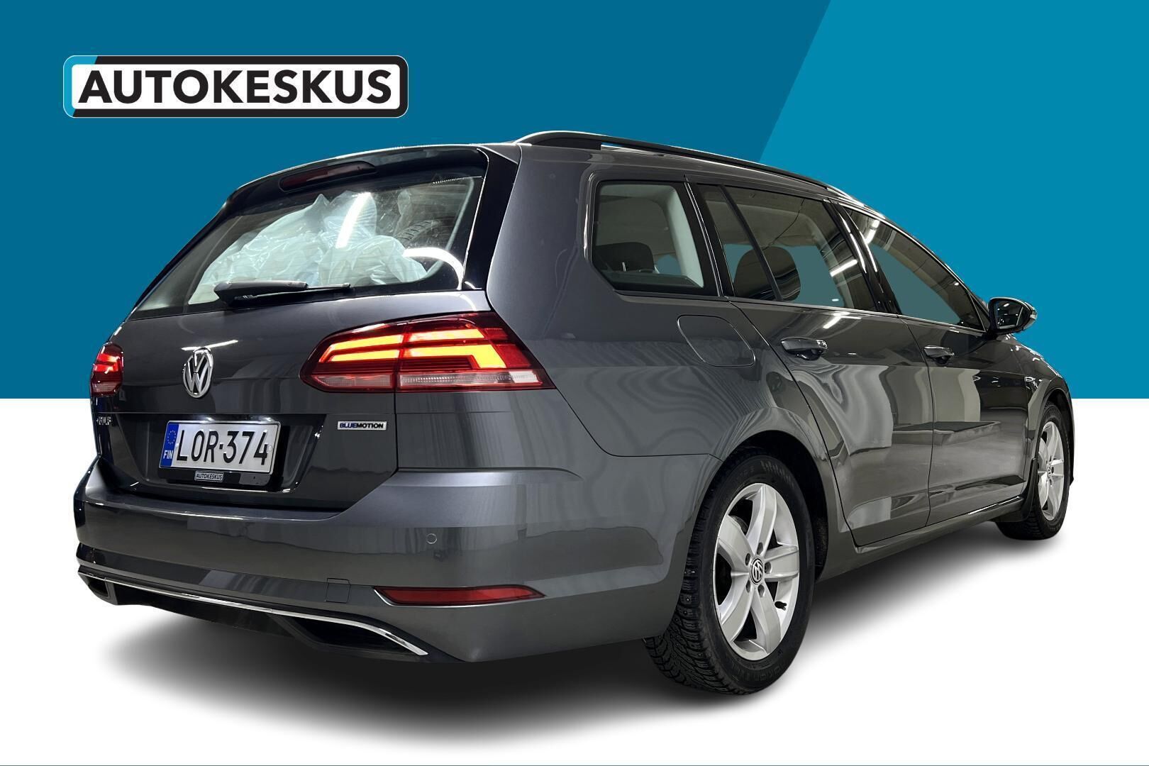 Volkswagen Golf iso kuva 19