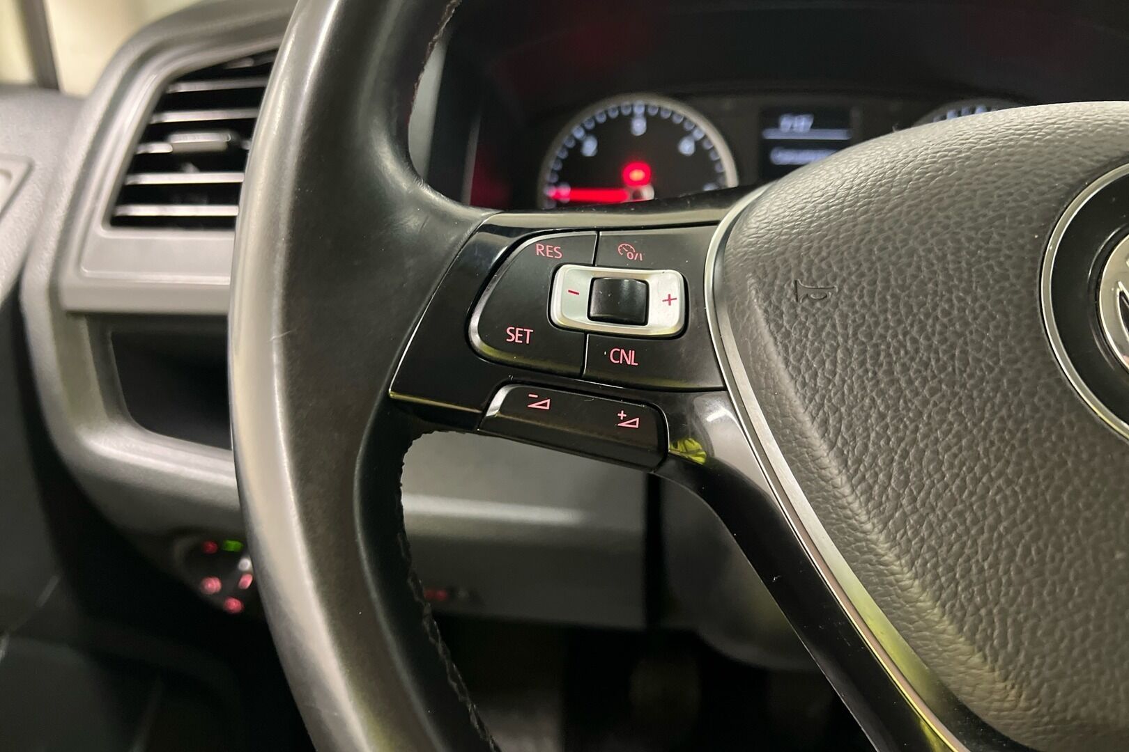 Volkswagen Caravelle iso kuva 14