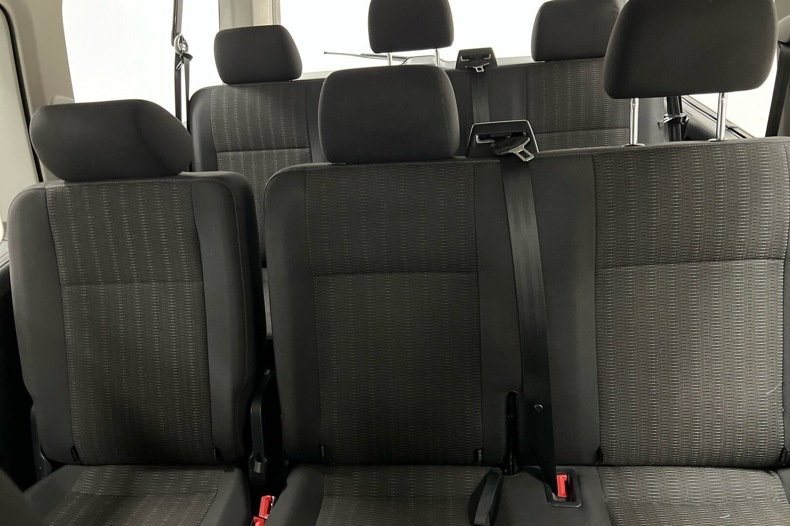 Volkswagen Caravelle iso kuva 18