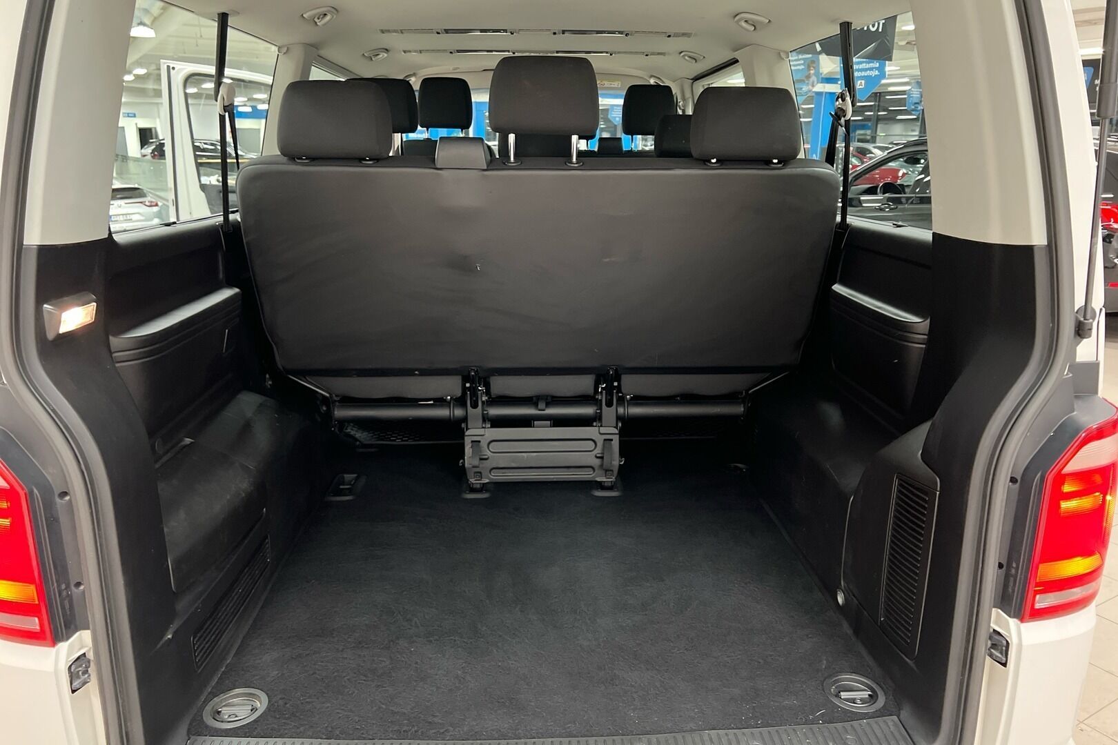 Volkswagen Caravelle iso kuva 8