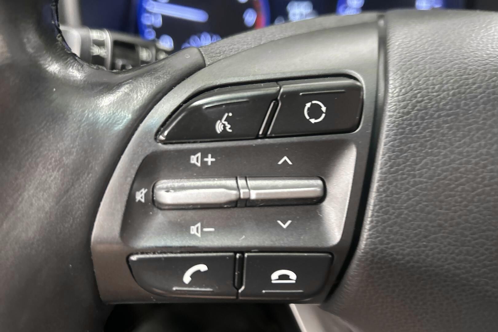 Hyundai KONA iso kuva 13