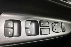 Hyundai KONA esikatselu 14