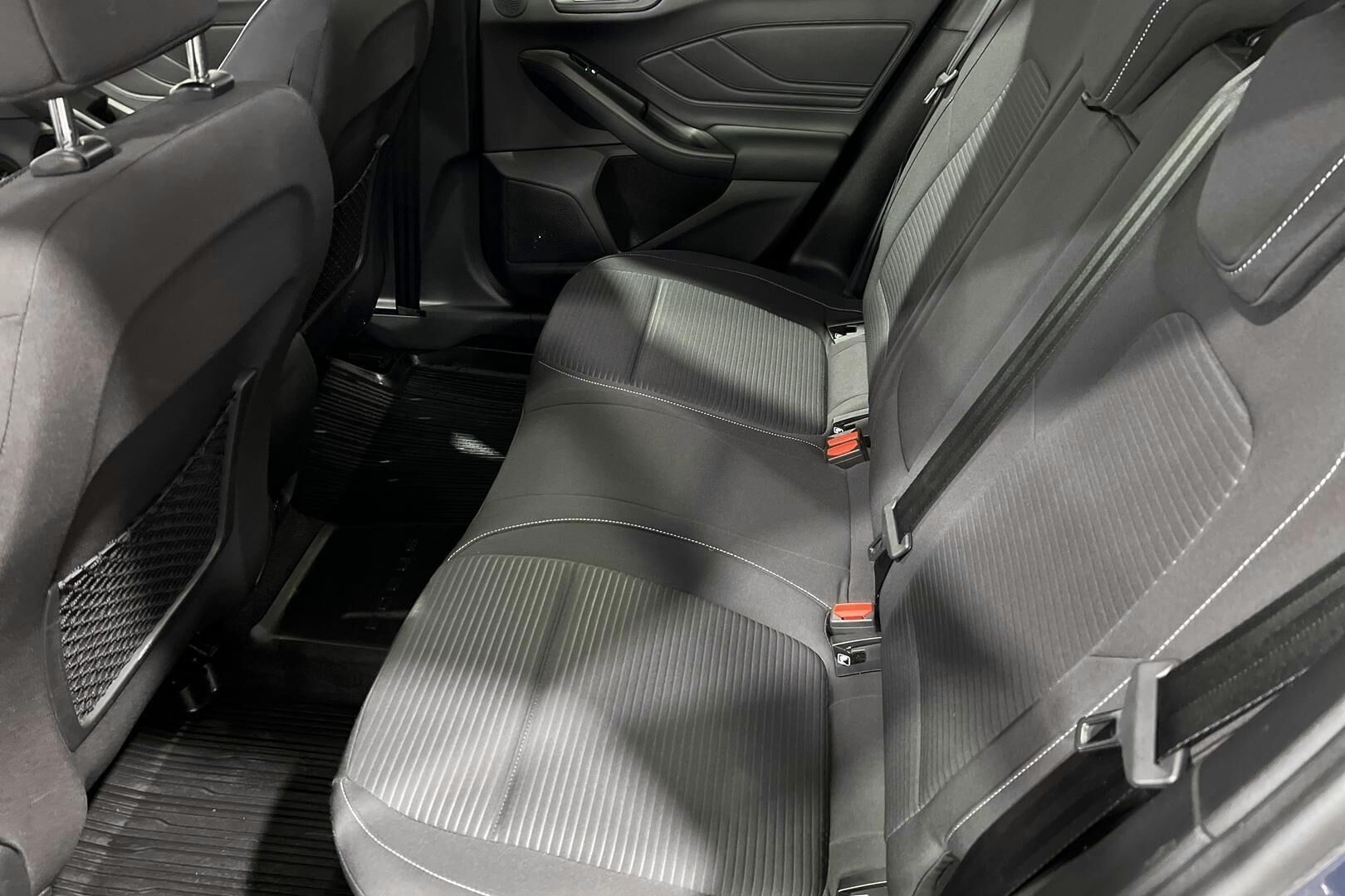 Ford Focus iso kuva 10