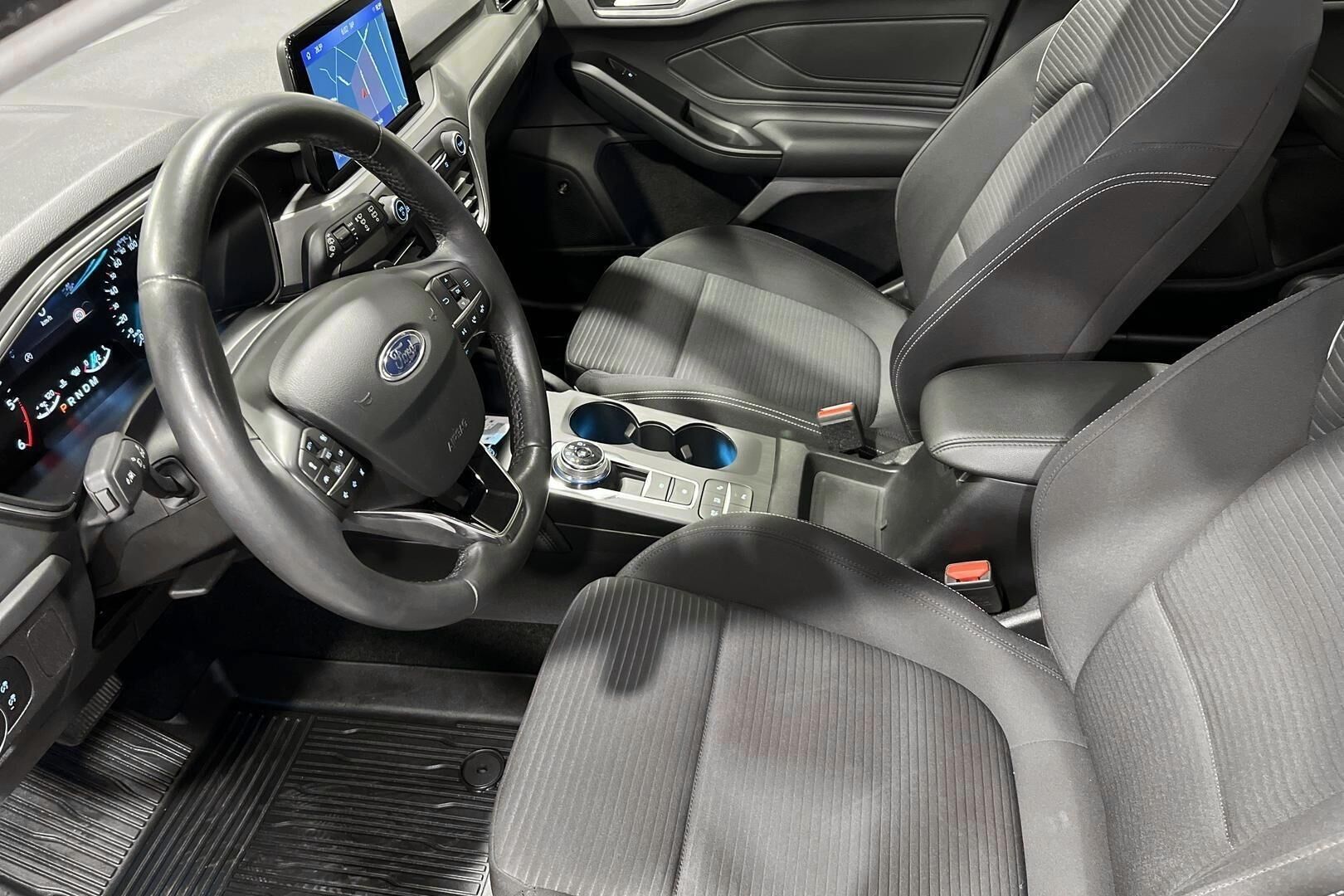 Ford Focus iso kuva 9