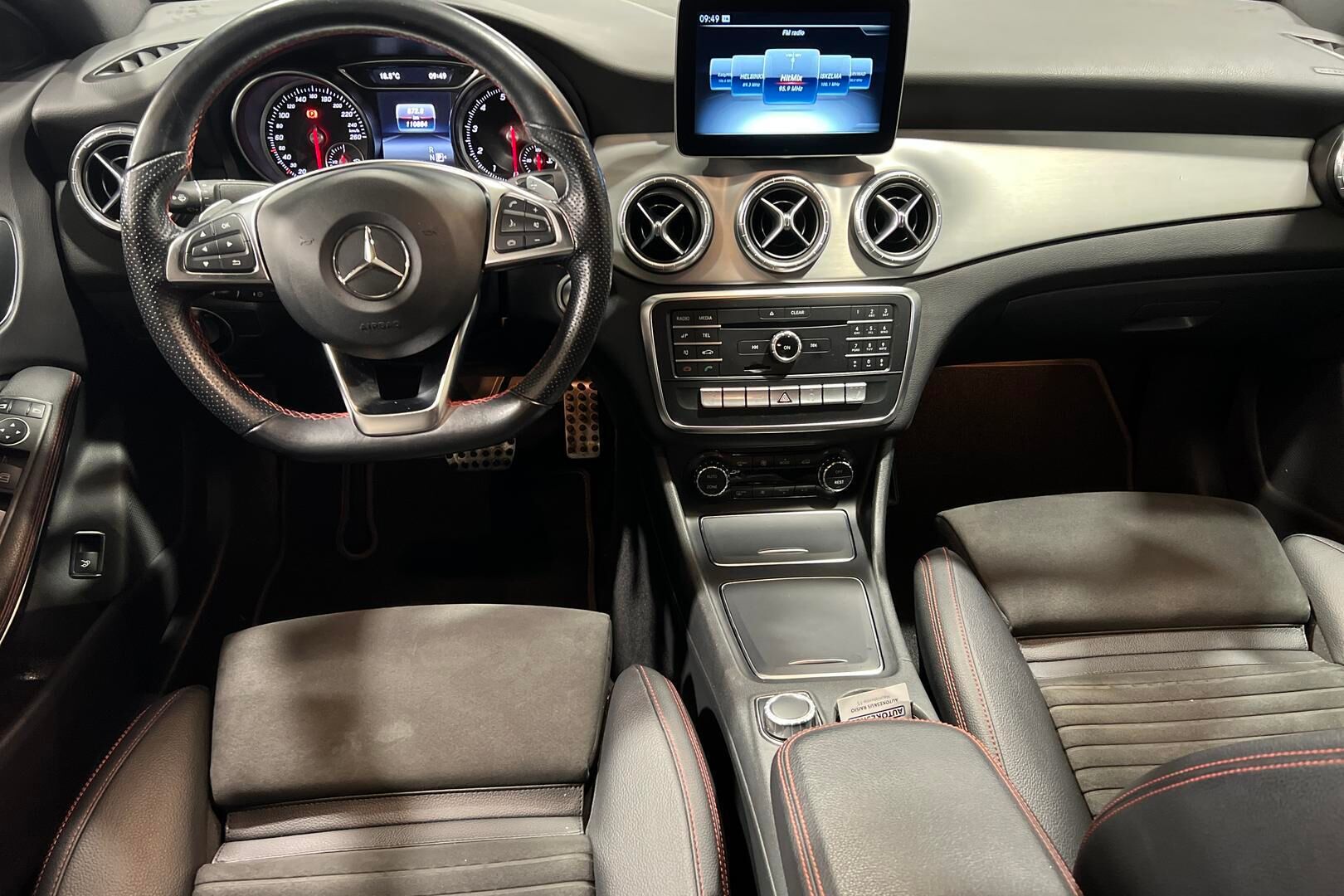 Mercedes-Benz CLA iso kuva 11