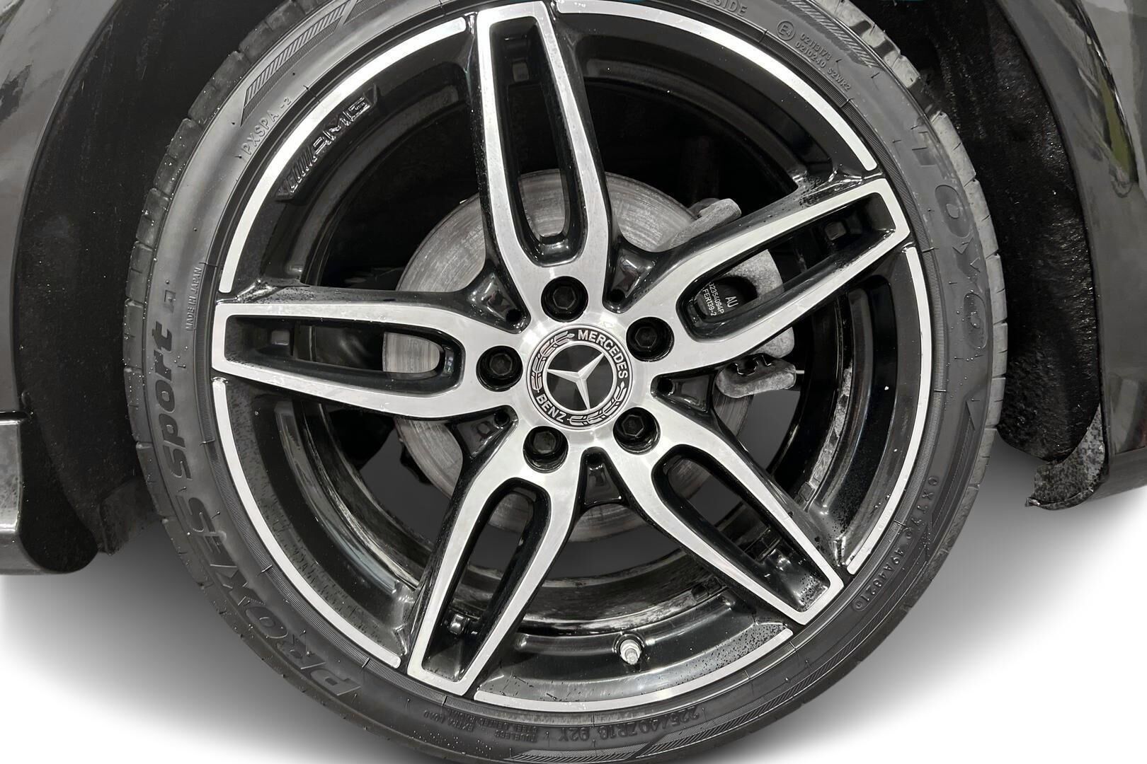 Mercedes-Benz CLA iso kuva 13