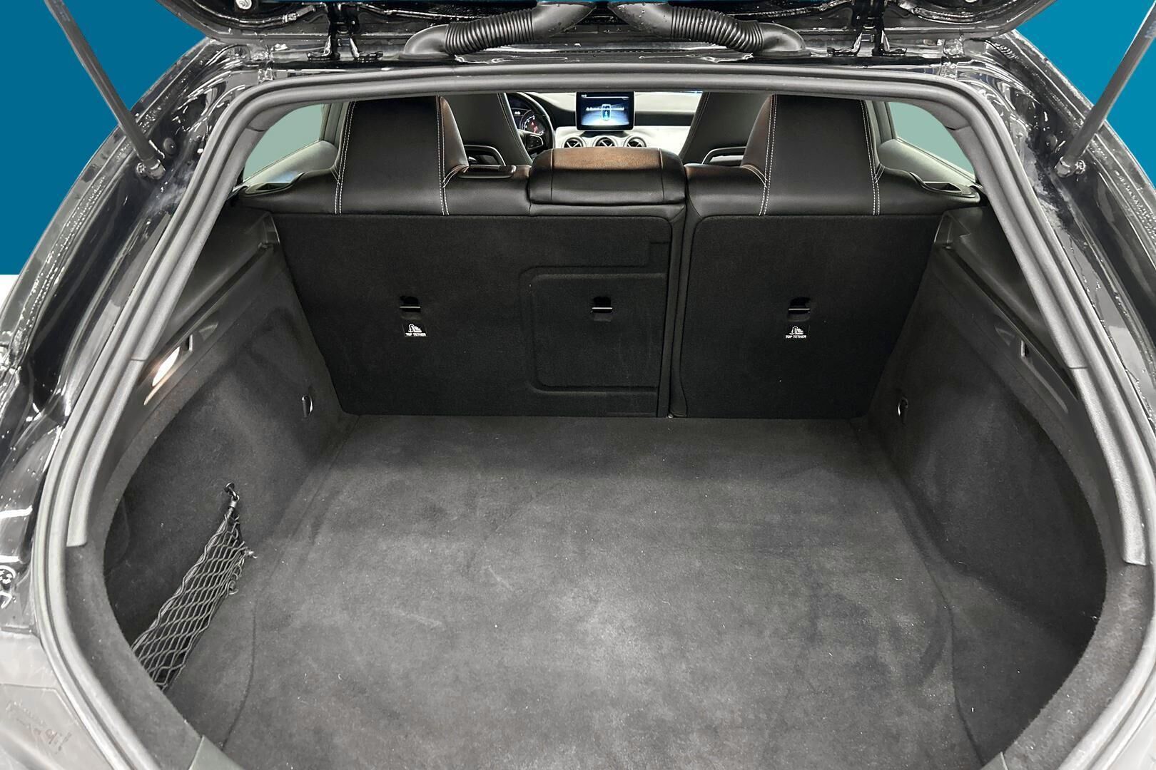 Mercedes-Benz CLA iso kuva 12