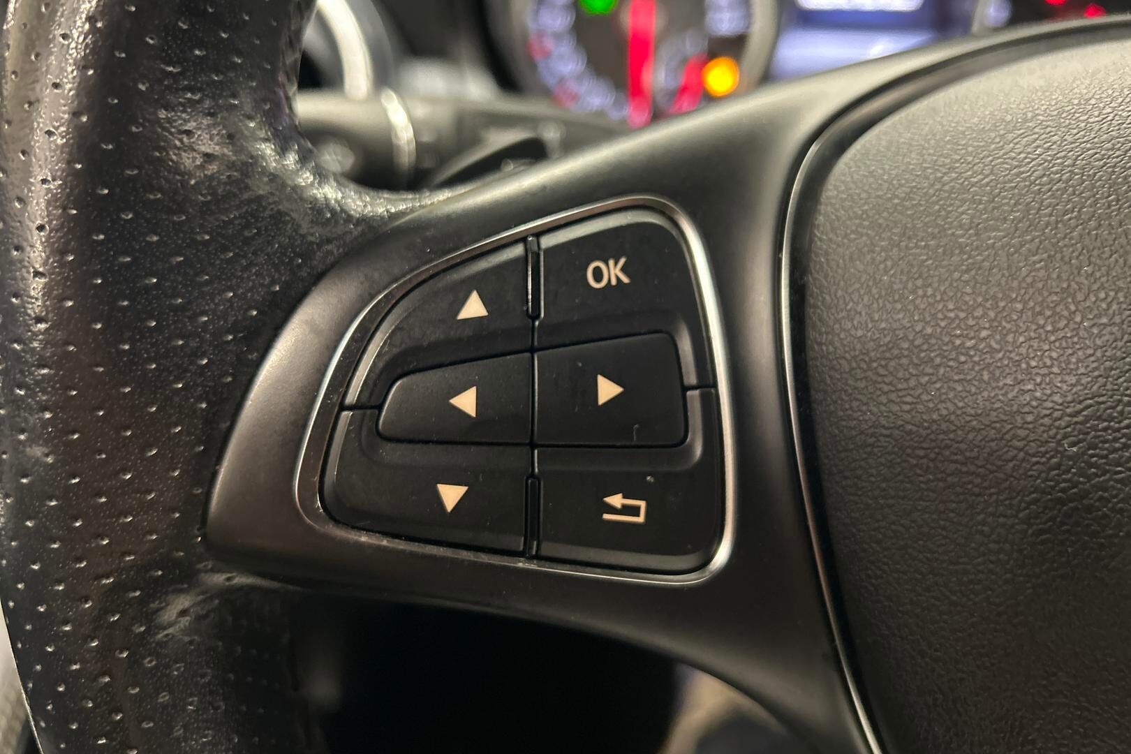 Mercedes-Benz CLA iso kuva 18