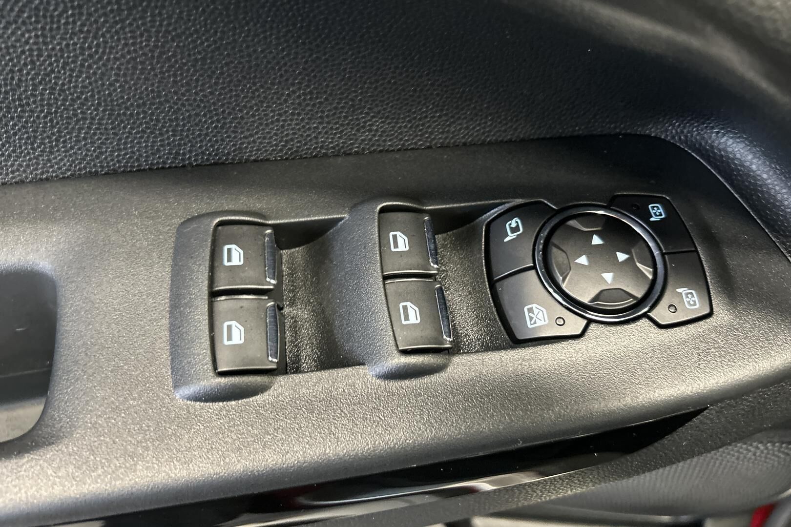 Ford Ecosport iso kuva 21