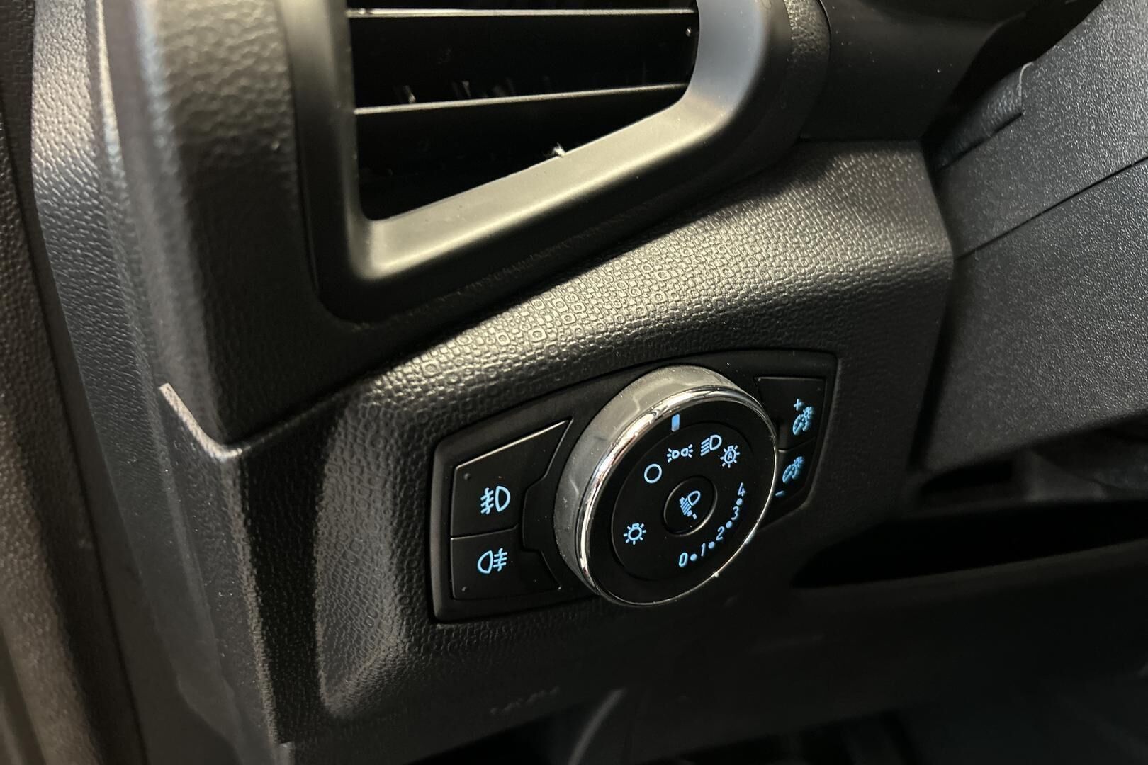 Ford Ecosport iso kuva 7