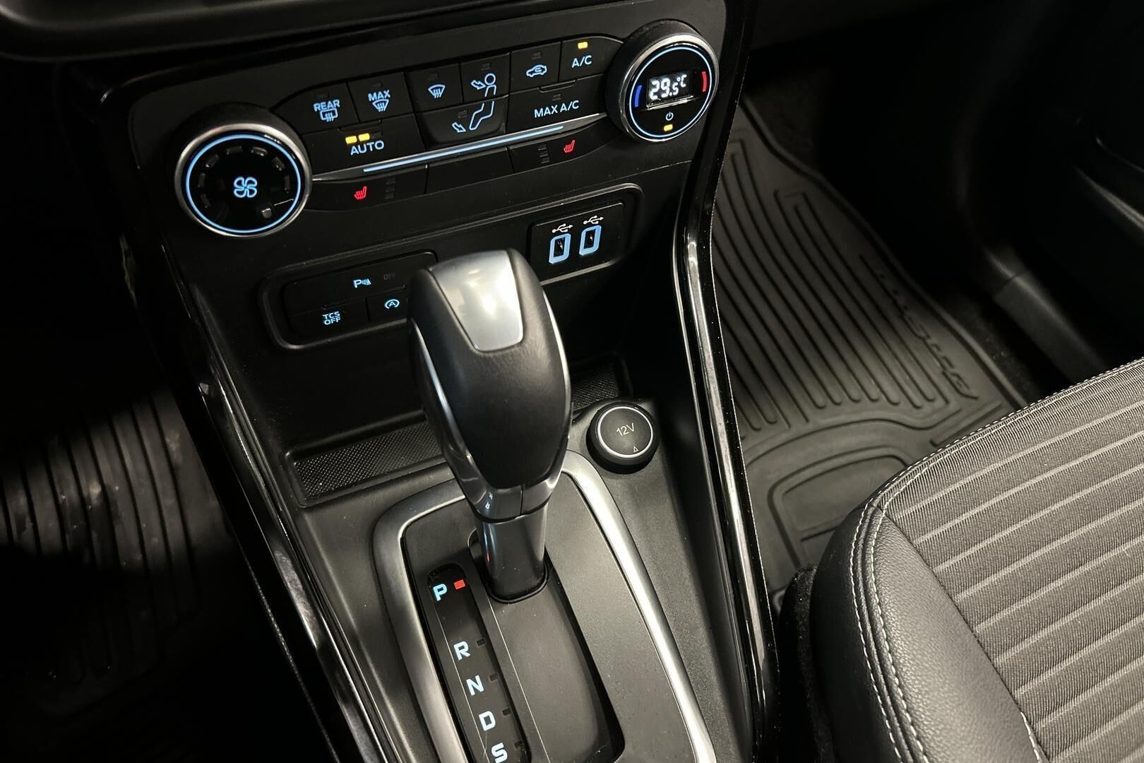 Ford Ecosport iso kuva 8