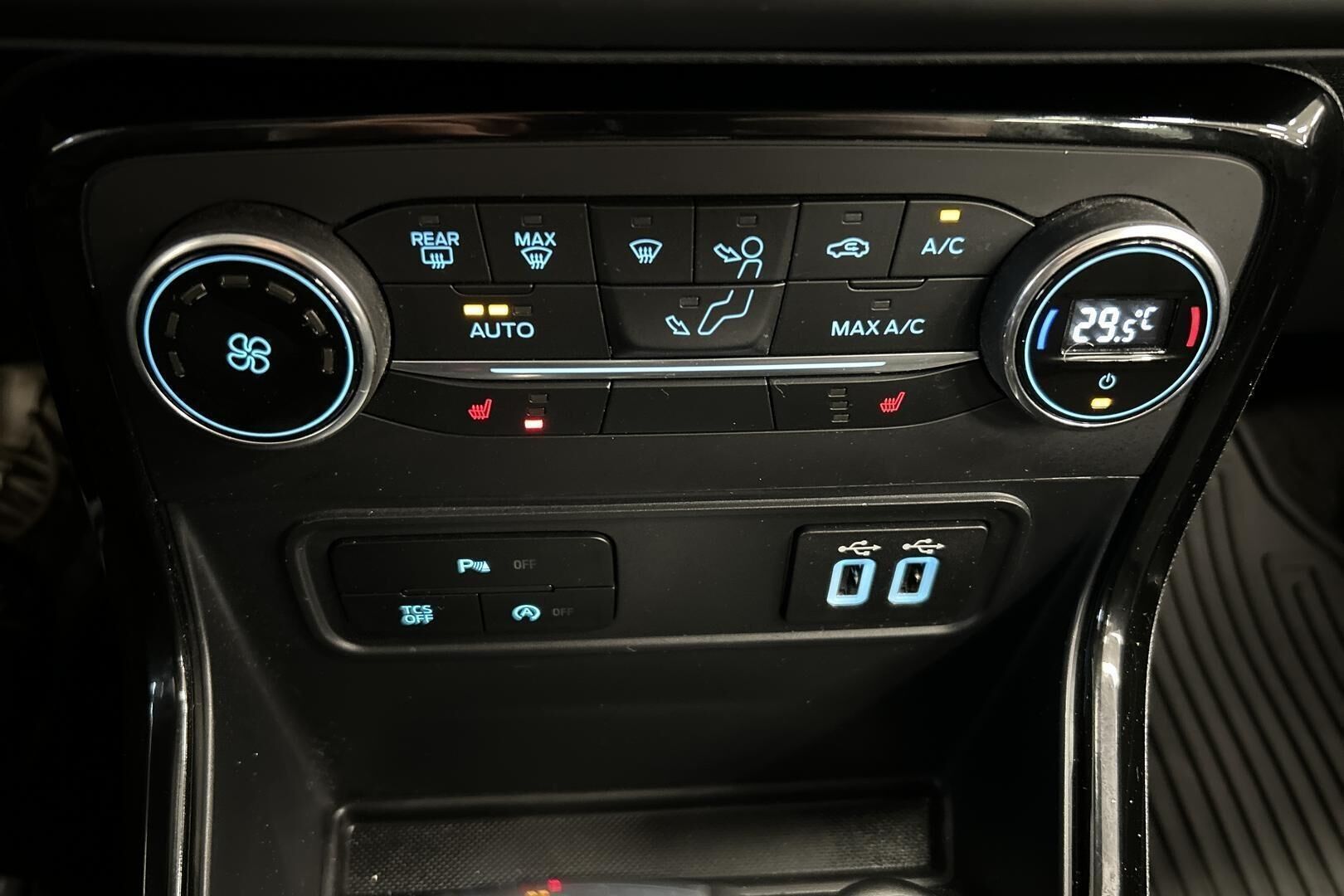 Ford Ecosport iso kuva 22